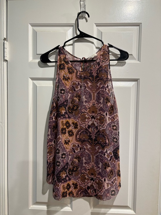 Aritzia Tops - Wilfred Aritzia silk sleeveless top blouse parsley sz S brown
